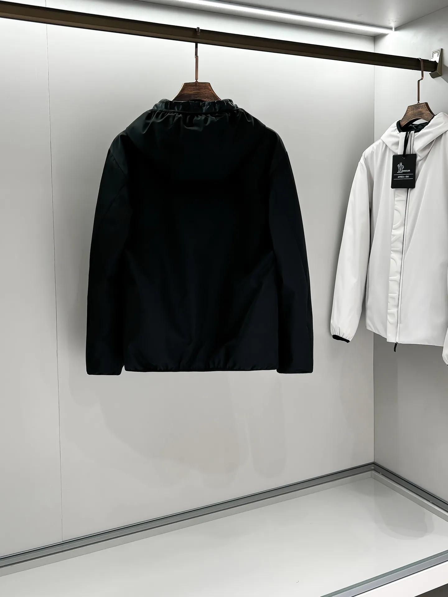 MON 26 ，Polset 90 ， 。 ， 。 ， ， ， ， ， ， Cream White Black Size：1 2 3 4 5597Size ： 1 : 118cm- 50cm- 67cm- 62 2 : 122cm- 52cm- 69cm- 63 3 : 126cm- 54cm- 71cm- 64 4 : 130cm- 56cm- 73cm- 65